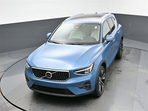 Used 2023 Volvo XC40 B5 Ultimate w/ Protection Package Premier image 51