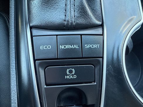 Used 2018 Toyota Camry XLE w/ Driver Assist Package image 27