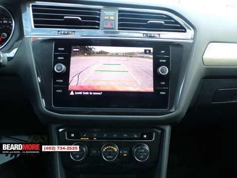 Used 2019 Volkswagen Tiguan SE image 41