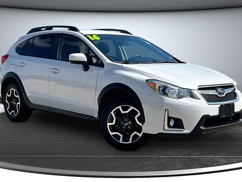 Used 2016 Subaru Crosstrek 2.0i Premium image 3
