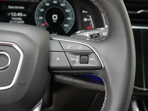 Used 2023 Audi Q8 Premium Plus w/ Premium Plus Package image 44