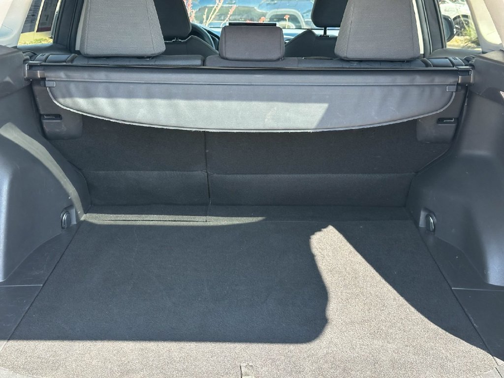 Used 2025 Toyota RAV4 XLE FWD image 20