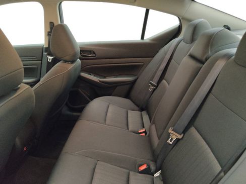 Used 2025 Nissan Altima 2.5 SV FWD image 18