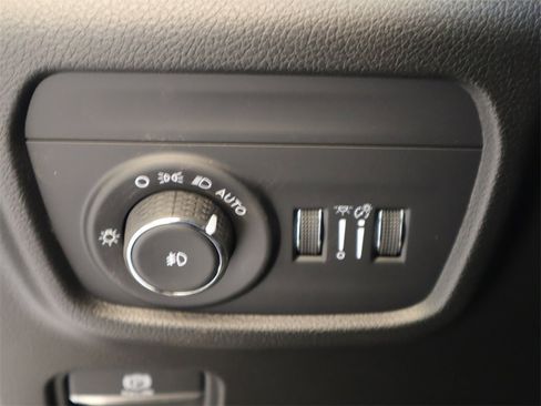 New 2023 Jeep Grand Cherokee Overland w/ Luxury Tech Group IV image 19