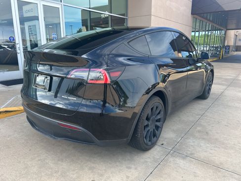Used 2021 Tesla Model Y Long Range AWD/4WD image 6