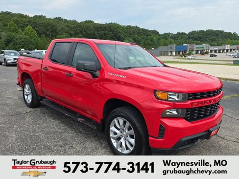 Used 2020 Chevrolet Silverado 1500 Custom w/ Custom Value Package AWD/4WD image 2