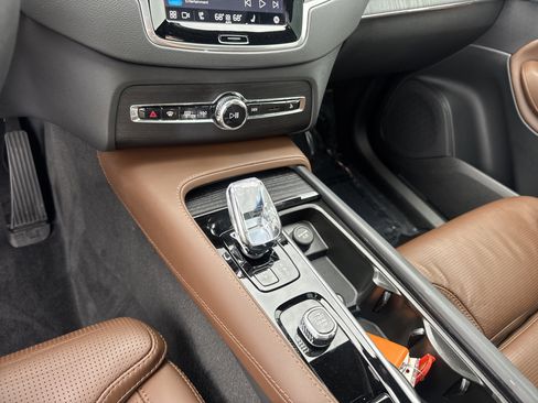 Used 2024 Volvo XC90 B6 Ultimate w/ Lounge Package image 26