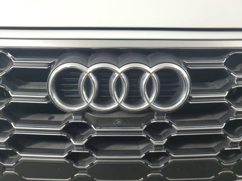 Used 2022 Audi SQ5 Premium Plus w/ Premium Plus Package image 10