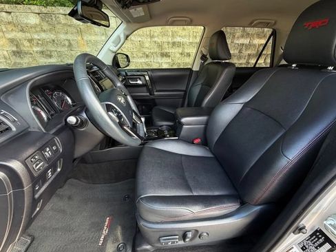 Used 2020 Toyota 4Runner TRD Off-Road Premium AWD/4WD image 14