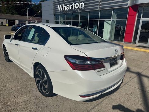 Used 2017 Honda Accord EX image 11