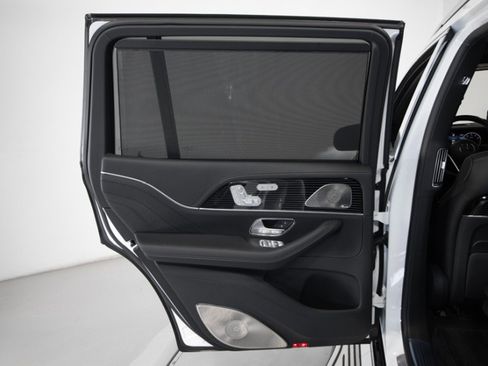 Used 2026 Mercedes-Benz Maybach GLS 600 image 44