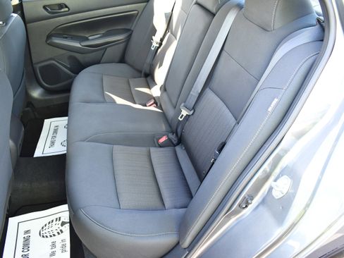 Used 2025 Nissan Altima 2.5 SV FWD image 10
