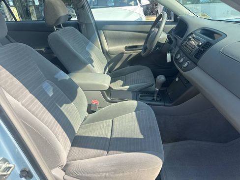 Used 2005 Toyota Camry LE FWD image 25