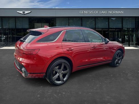 Used 2025 Genesis GV70 3.5T Sport w/ Sport Advanced Package image 4