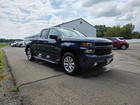 Used 2020 Chevrolet Silverado 1500 Custom w/ Custom Value Package AWD/4WD image 6