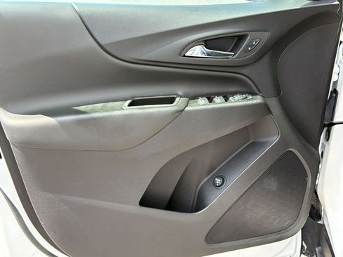 Used 2024 Chevrolet Equinox LT FWD image 14