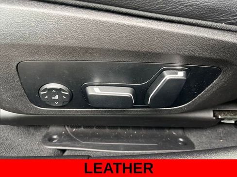 Used 2024 BMW 330i Sedan image 12