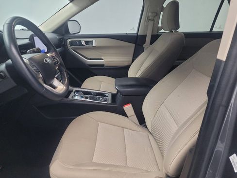 Used 2022 Ford Explorer XLT image 17