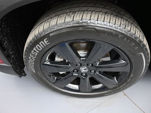 Certified 2025 Honda Pilot Black Edition image 14