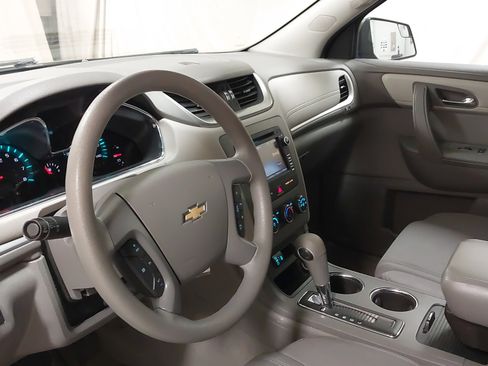 Used 2014 Chevrolet Traverse LS FWD image 17