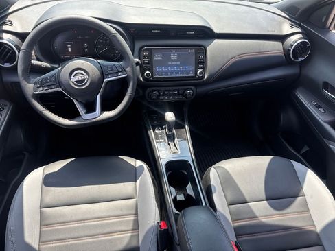 Used 2024 Nissan Kicks SR w/ SR Premium Package FWD image 15