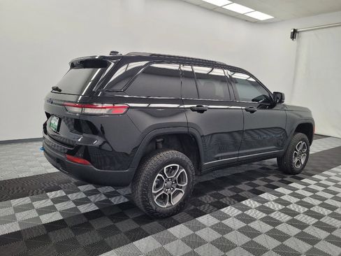 Used 2022 Jeep Grand Cherokee Trailhawk w/ Advanced Protech Group II AWD/4WD image 10
