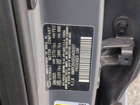 Certified 2025 Hyundai Venue Limited image 29