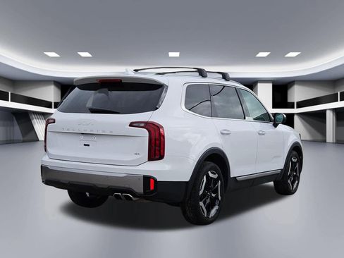 Certified 2025 Kia Telluride S image 6