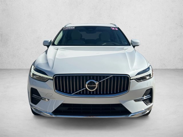 Used 2023 Volvo XC60 B5 Plus AWD/4WD image 2