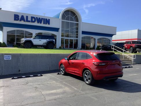 Used 2024 Ford Escape ST-Line w/ Tech Pack #1 AWD/4WD image 6
