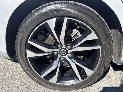 Used 2025 Volvo S60 B5 Core FWD image 36