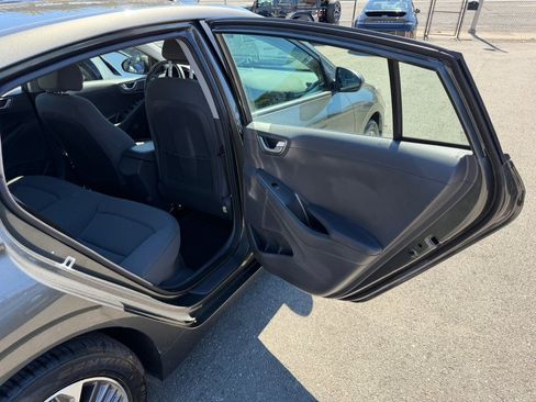 Used 2022 Hyundai Ioniq SE FWD image 37