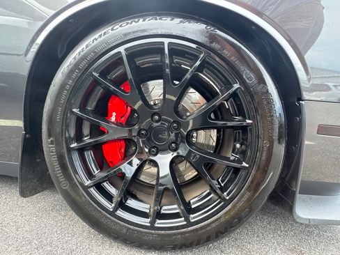 Used 2015 Dodge Challenger SRT Hellcat RWD image 12