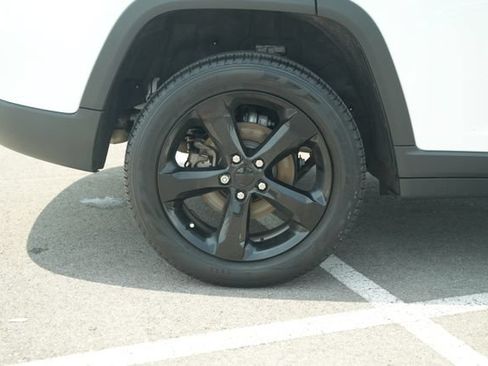 Used 2023 Jeep Grand Cherokee Limited w/ Black Appearance Package RWD image 46