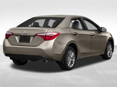 Used 2015 Toyota Corolla LE image 2