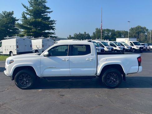 Used 2023 Toyota Tacoma SR5 w/ Technology Package AWD/4WD image 2