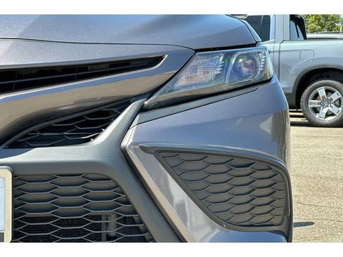 Used 2023 Toyota Camry SE FWD image 17