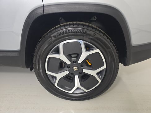 Used 2024 Rivian R1S Adventure AWD/4WD image 10