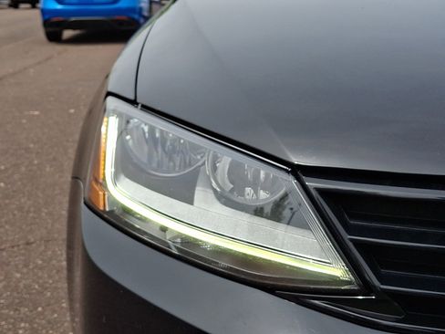 Used 2018 Volkswagen Jetta Sport FWD image 9
