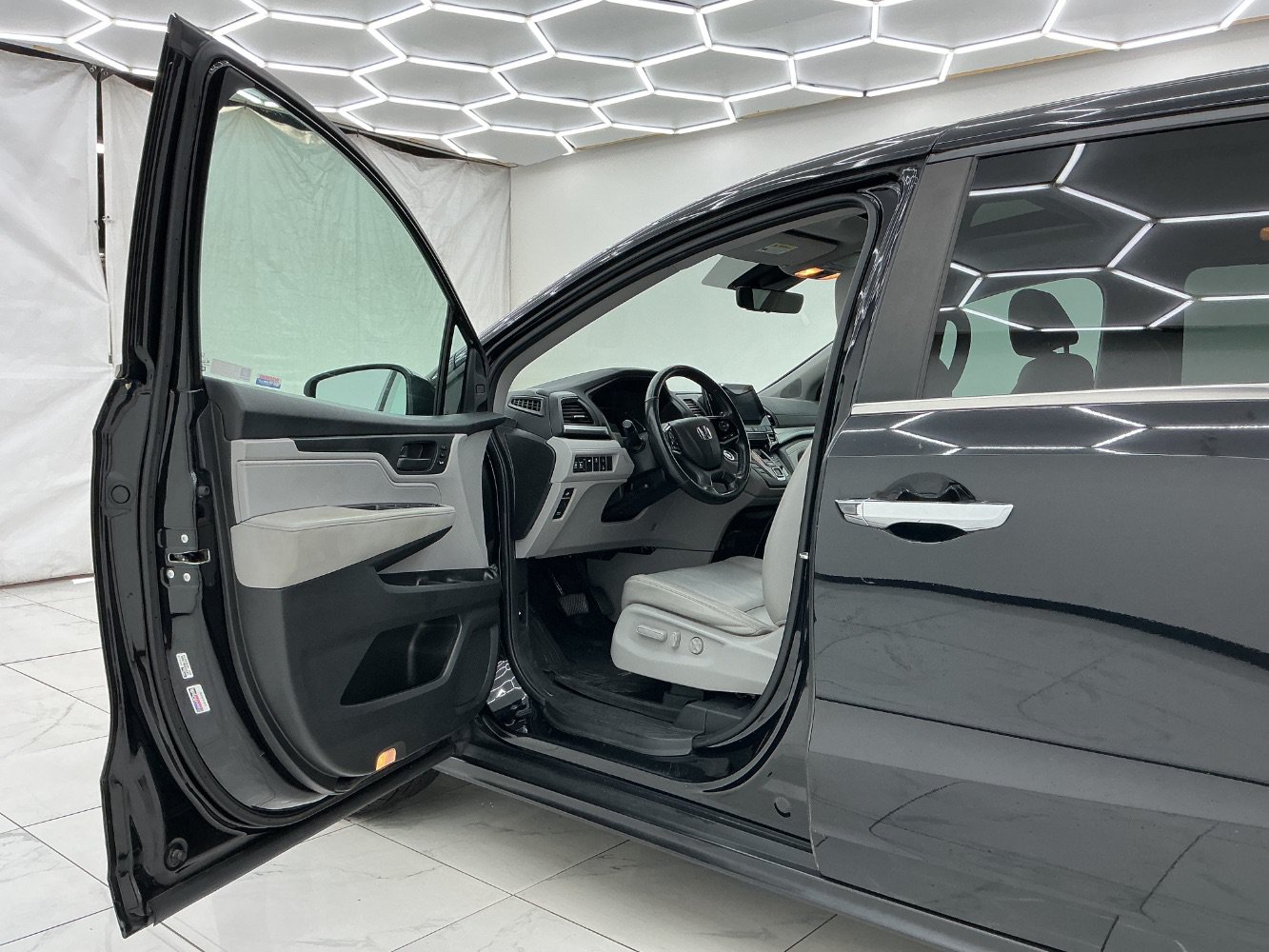 Used 2019 Honda Odyssey EX-L image 16