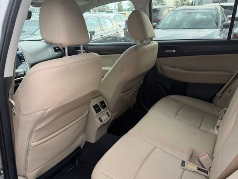 Used 2018 Subaru Outback 3.6R Limited AWD/4WD image 8