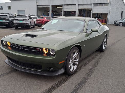 Used 2022 Dodge Challenger R/T RWD image 1