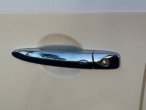 Used 2015 Nissan Sentra SV FWD image 12