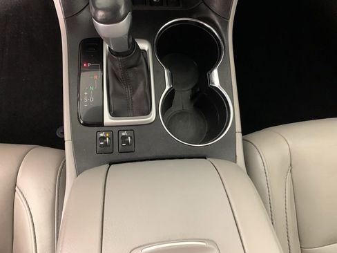 Used 2017 Toyota Highlander XLE w/ Protection Package #3 image 27