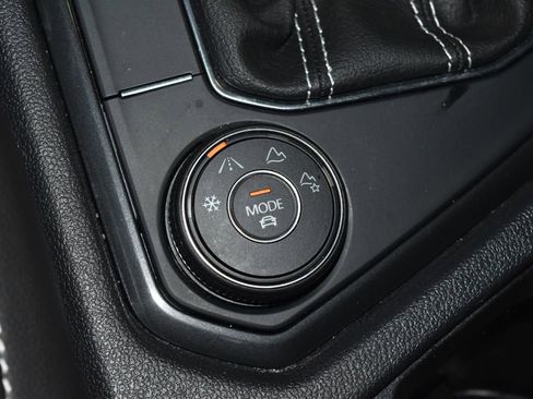 Used 2024 Volkswagen Tiguan SE R-Line image 18