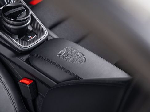 Used 2025 Porsche 911 GT3 RWD image 32