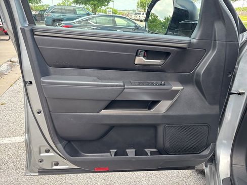 Used 2022 Toyota Tundra SR5 w/ SR5 Convenience Package AWD/4WD image 55