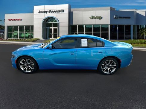 Used 2016 Dodge Charger R/T w/ Premium Group image 4