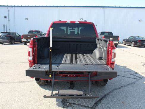 Used 2022 Ford F150 Lariat w/ Equipment Group 502A High image 5