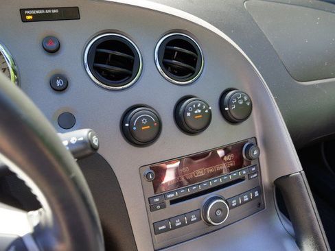 Used 2007 Pontiac Solstice Convertible w/ Premium Package RWD image 15